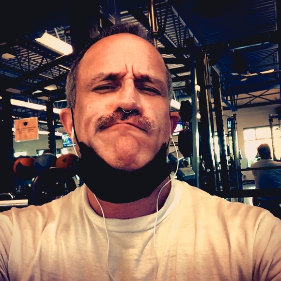 Meet your Posher, Derek - Picture 2 of 7